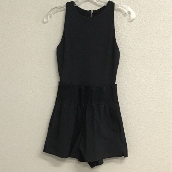 Athleta Womens Black Sleeveless Back Zip Cosmic Flutter Romper Size XS - Picture 11 of 11